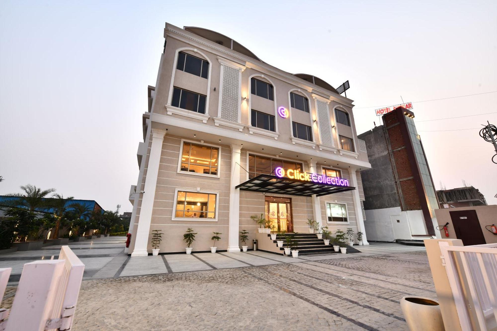 Click Collection Grand Gateway Varanasi Exterior photo